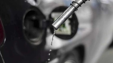 Petrol Fiyatları Neden Çakıldı? Akaryakıta İndirim Yolda mı? İşte ABD-İran Anlaşması ve Stokların Etkisi!
