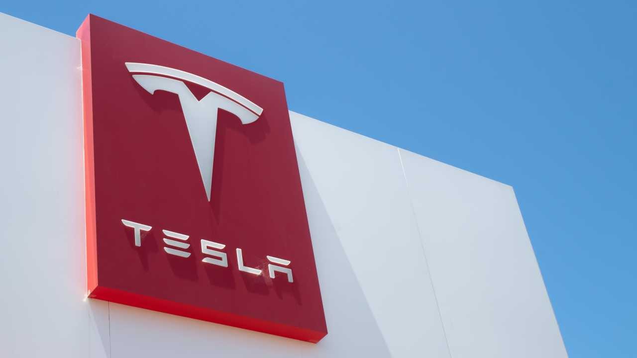 tesla şirket