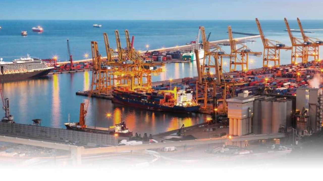 Türkiye'nin Denizleri Altın Değerinde! Limanlar Rekor Kırıyor, Bakan Uraloğlu'ndan Çarpıcı Açıklamalar: İşte Rakamlar ve Gelecek Planları