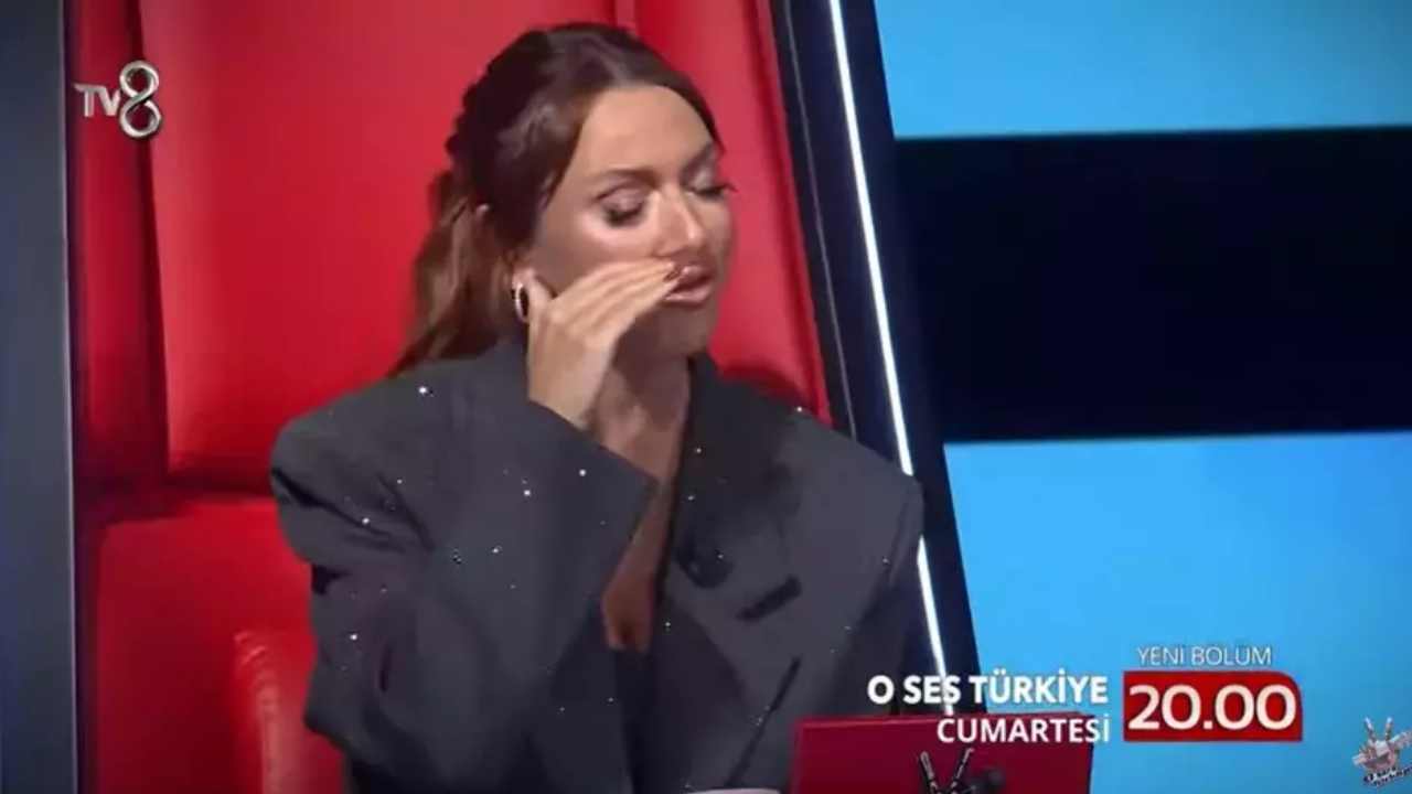 O Ses Türkiye'de Hadise gözyaşlarına hakim olamadı