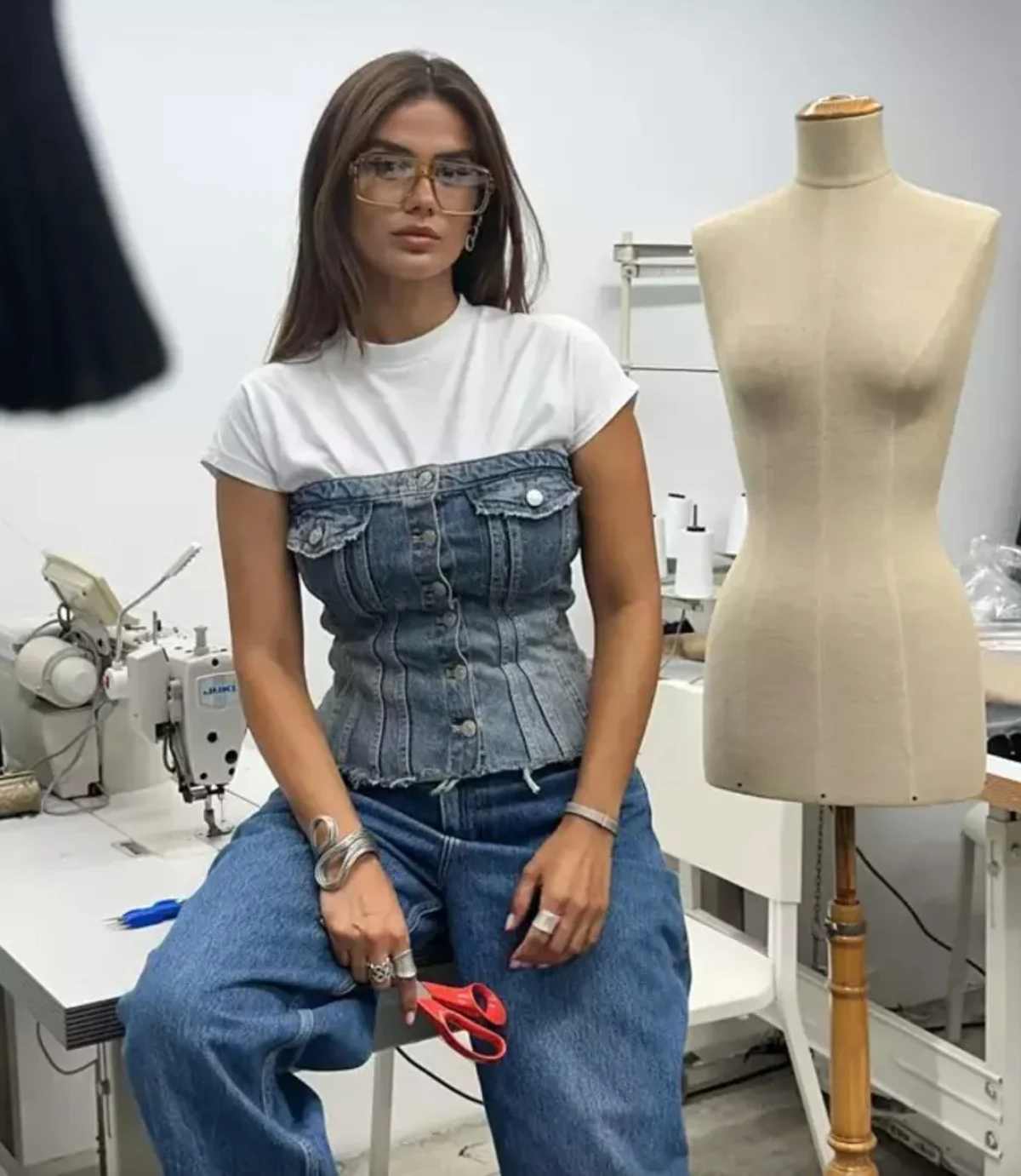 Fransız moda tasarımcısı Essin Baris