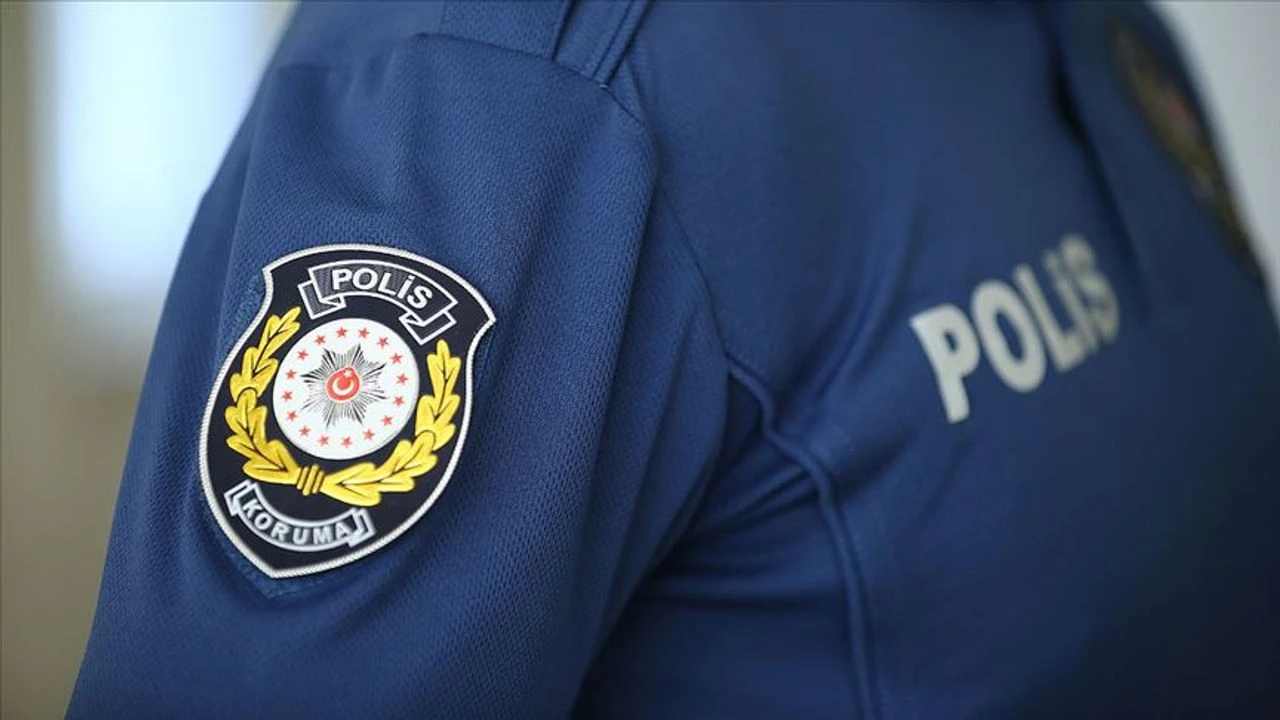 Polis